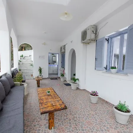 Hotel Santorininy *