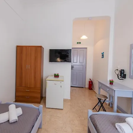 Santorininy Hotel *